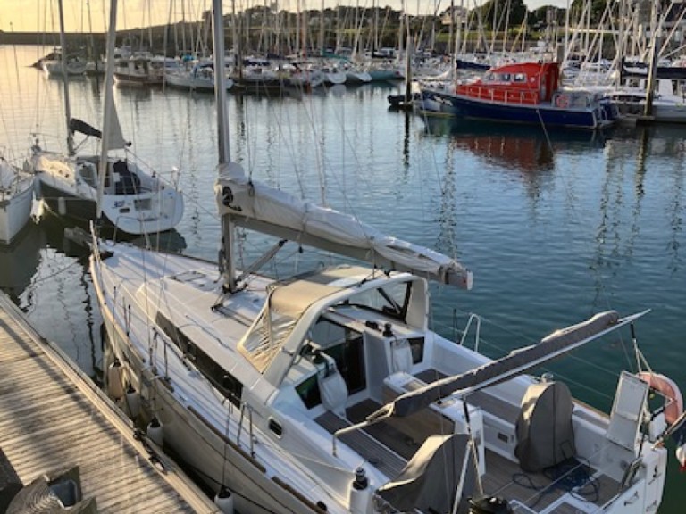 Bénéteau Oceanis 38.1 charter bareboat or captained in  Larmor-Plage