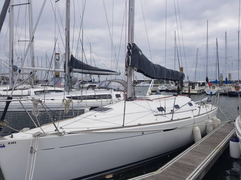 Sailboat rental in Larmor-Plage - Bénéteau First 31.7