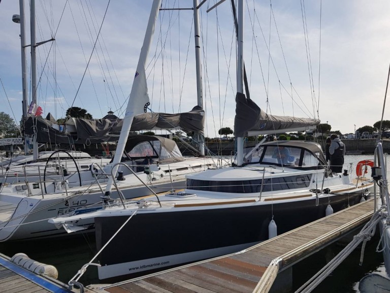 Boat rental idb marine Mojito 888 in Larmor-Plage on Samboat