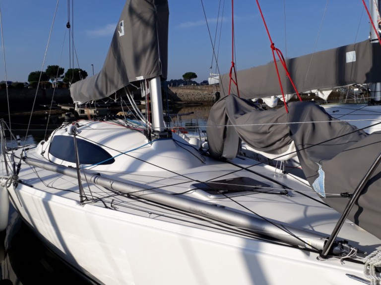 Yacht charter Larmor-Plage cheap Jpk 960