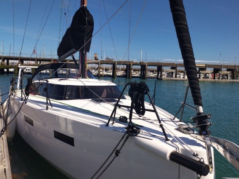 Sailboat rental in Larmor-Plage - Jpk JPK 39 FC