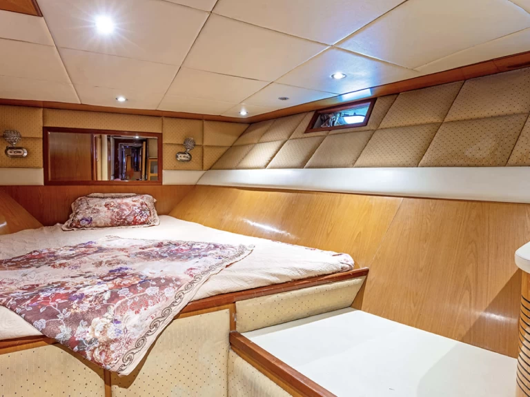 Luxury Yacht for rent Dubai Marina at the best price