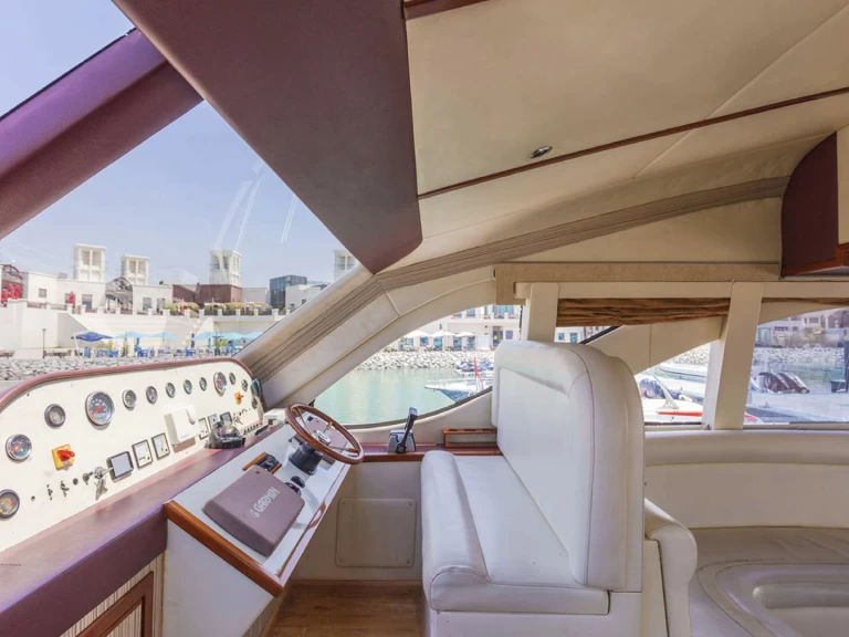 Custom Made 82 in Dubai Marina on SamBoat