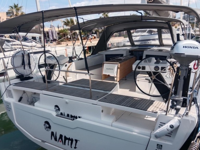 Rent a Dufour Dufour 470 Dénia