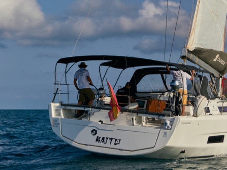 Rent a Dufour Dufour 470 Dénia