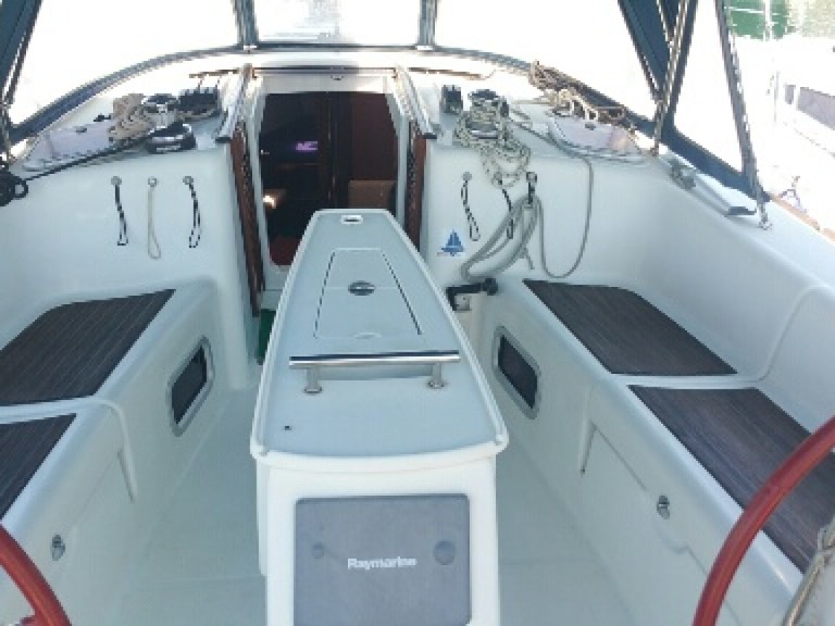 Sailboat rental in Lefkáda - Bénéteau Oceanis 43