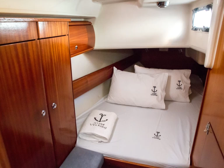 Bareboat Rental Sailboat Bavaria with a boat licence