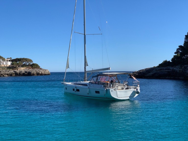 Sailboat for rent Cala d'Or at the best price