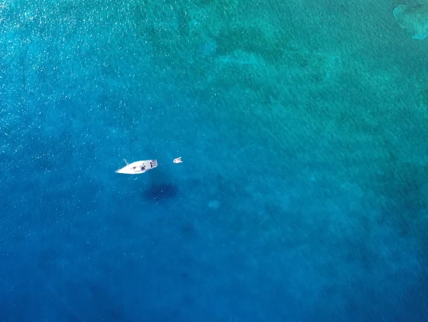 Yacht charter El Porvenir cheap Sun Fizz