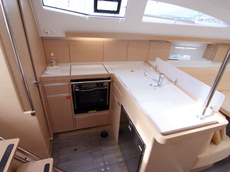 Boat rental Elan Impression 40 in Punat on Samboat