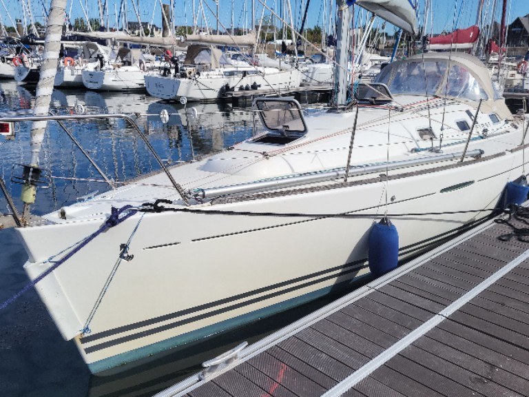 4 First 31.7 charter bareboat or captained in  Arzon