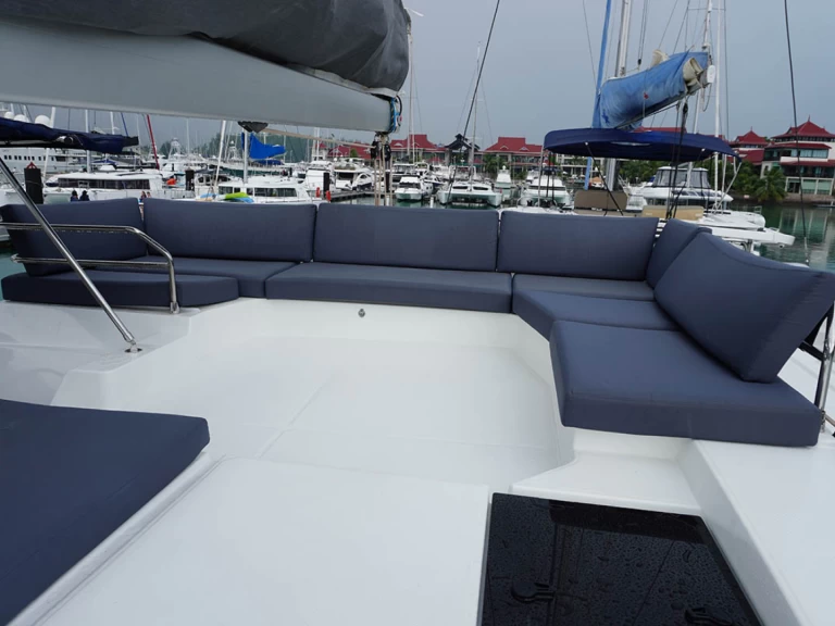 Yacht charter Eden Island cheap Tanna 47