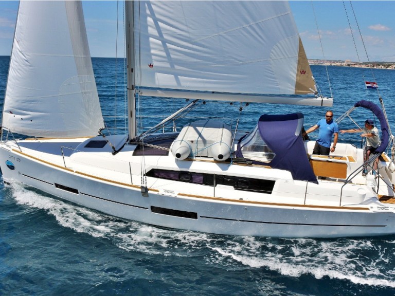 Yacht charter Alimos cheap Dufour 382 Grand Large