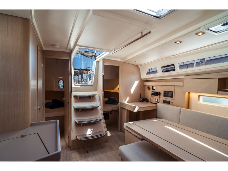 Boat rental Bénéteau Oceanis 40.1 in Olbia on Samboat