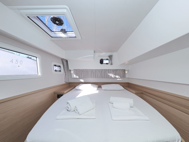 Boat rental Lagoon Lagoon 42 in Sukošan on Samboat