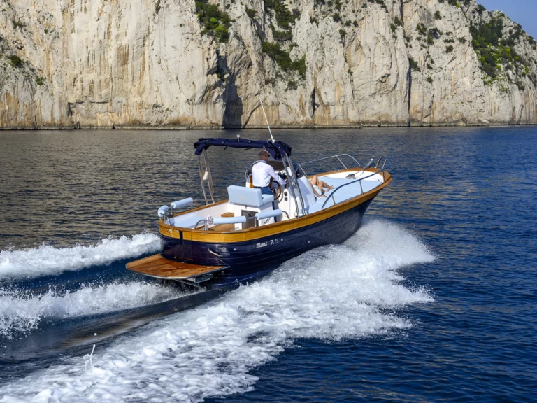 Boat rental Mimi mimi 7.50 in La Spezia on Samboat