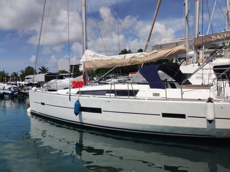 Bareboat Rental Sailboat Dufour with a boat licence