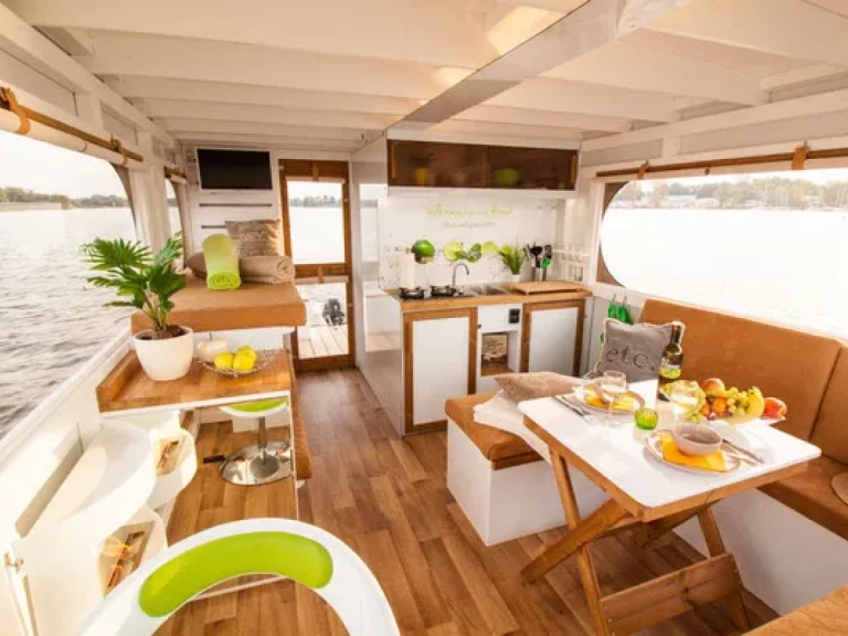 Houseboat rental with or without captain Rollyboot Ketzin