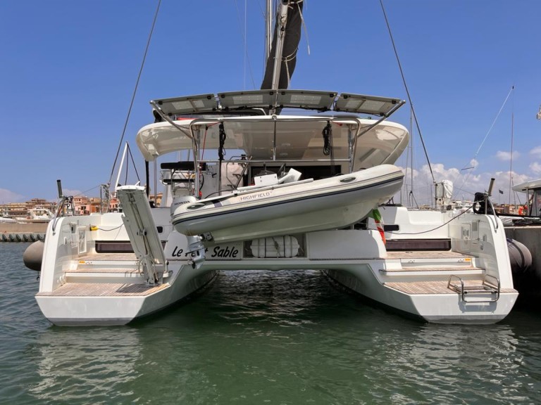 Catamaran rental in Nettuno - Lagoon Lagoon 42