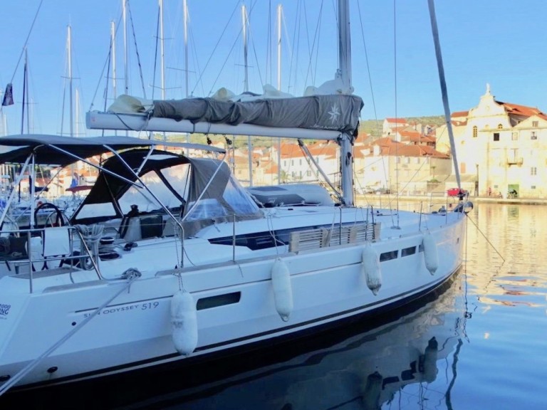 Bareboat Rental Sailboat Jeanneau with a boat licence