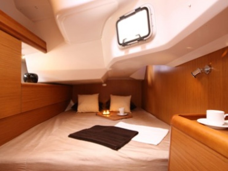 Bareboat Rental Sailboat Jeanneau with a boat licence