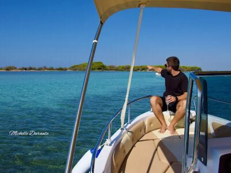 Bareboat Rental Motorboat Salento marine with a boat licence