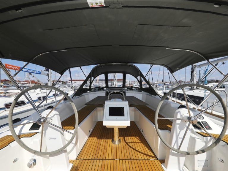 Bavaria Bavaria C38 in Pirovac on SamBoat