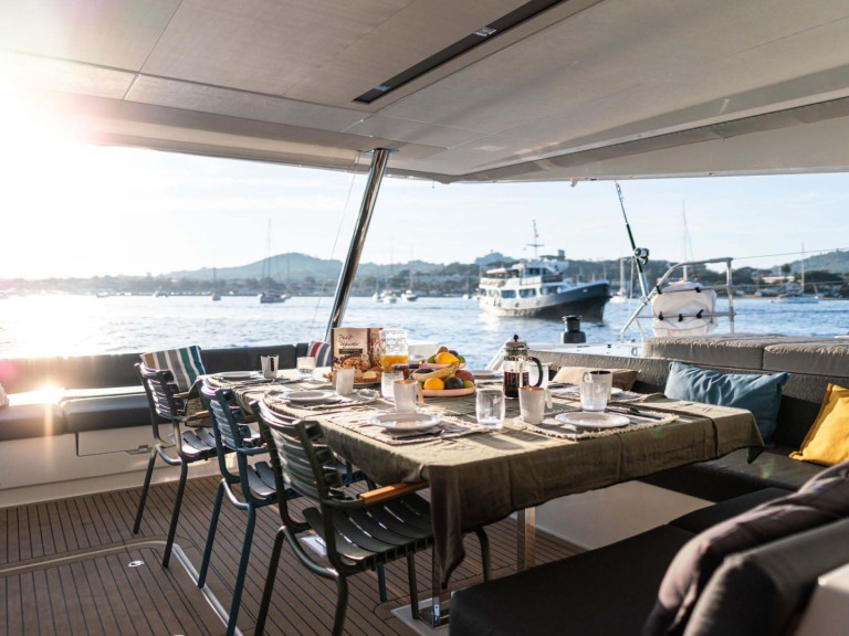 Boat rental Fountaine Pajot Samana 59 in Cogolin on Samboat