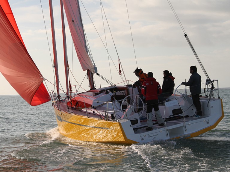 Yacht charter La Trinité-sur-Mer cheap RM1070