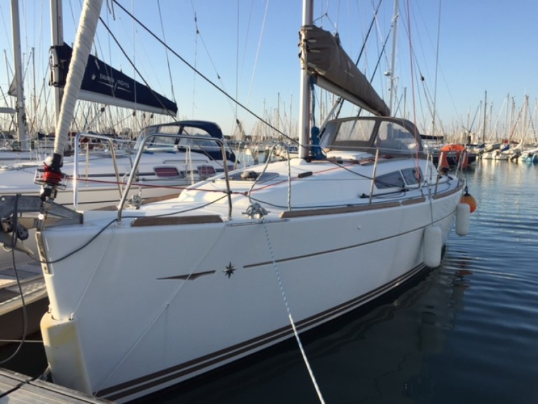 Boat rental Jeanneau Sun Odyssey 33i PERF in La Trinité-sur-Mer on Samboat