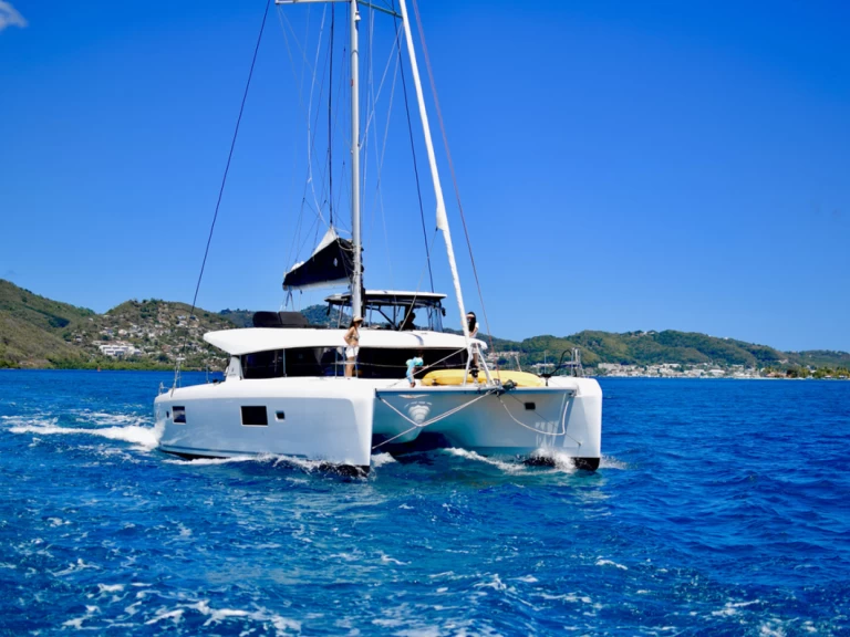 Yacht charter Saint Vincent (Island) cheap Lagoon 42
