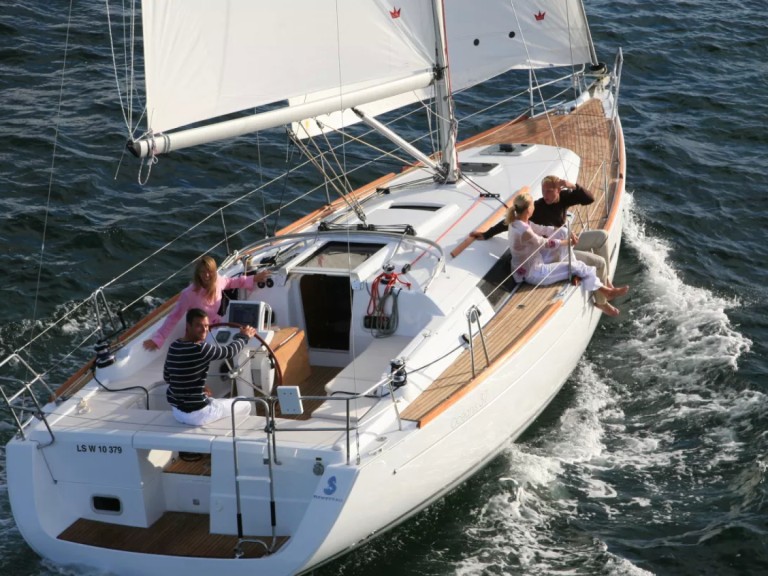 Bénéteau Oceanis 37 charter bareboat or skippered in  La Trinité-sur-Mer