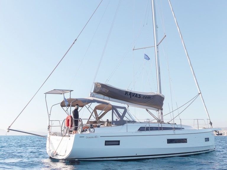 Yacht charter Port du Crouesty cheap Oceanis 40.1