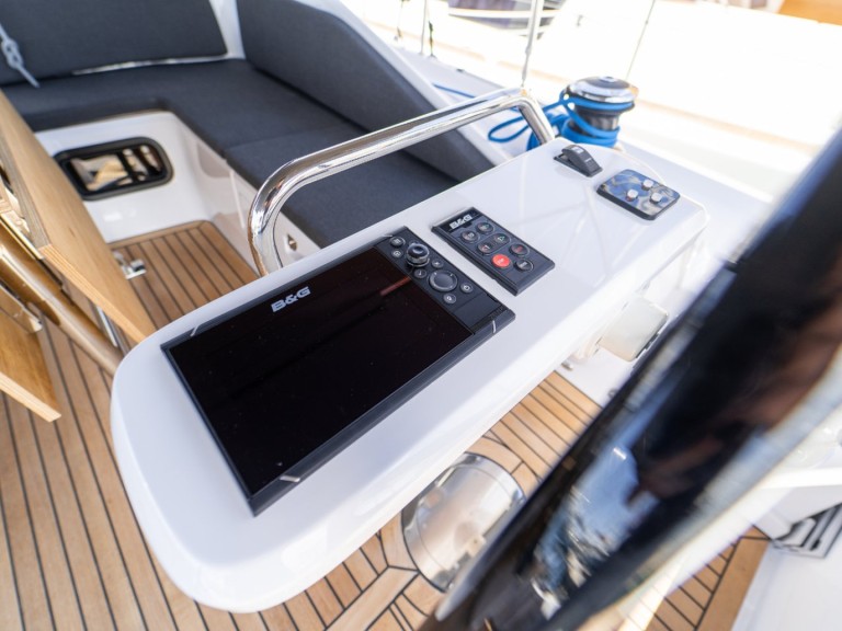 Sailboat for rent Pula at the best price