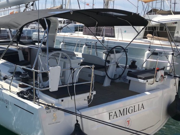 Sailboat for rent Alimos at the best price