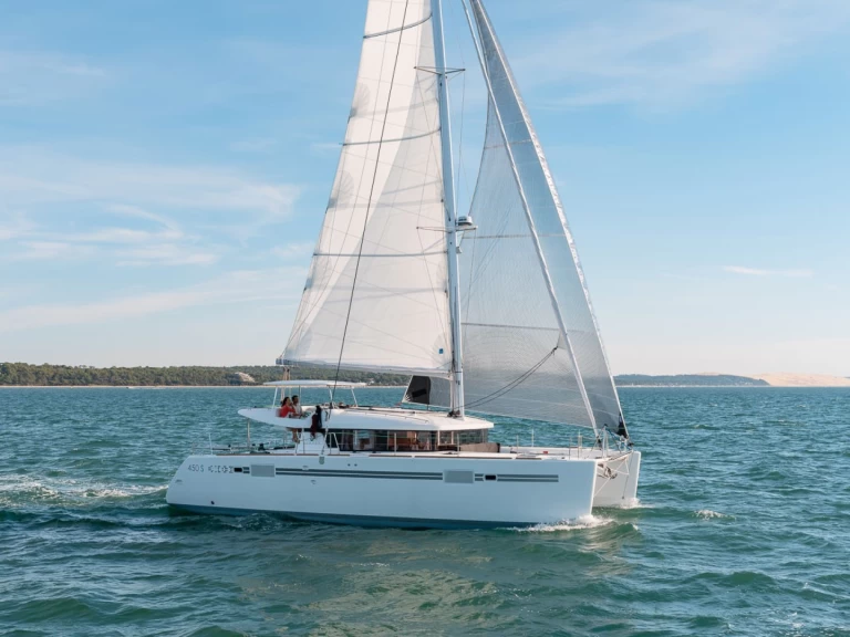 Lagoon Lagoon 450 Sport Top charter bareboat or captained in  Bas du Fort