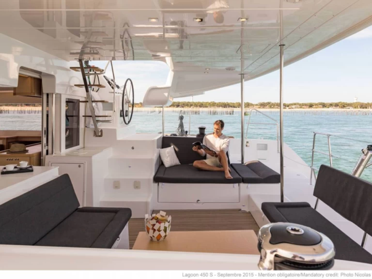 Lagoon Lagoon 450 Sport Top in Bas du Fort on SamBoat