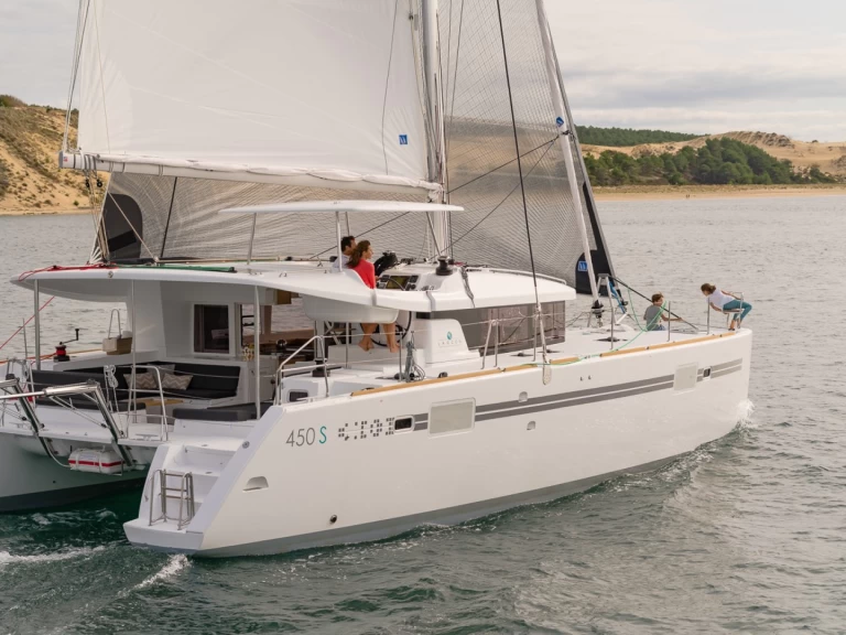 Rent a Lagoon Lagoon 450 Sport Top Bas du Fort