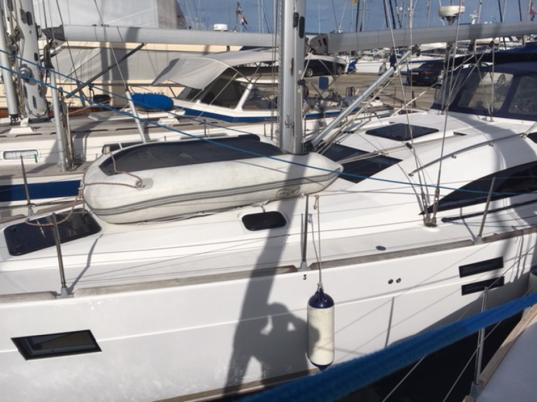 Bareboat Rental Sailboat Elan with a boat licence