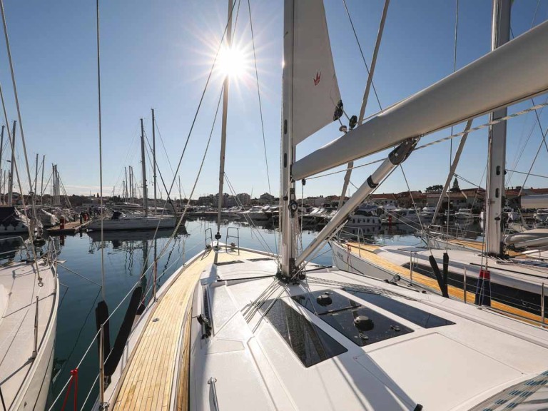 Rent a Bavaria Bavaria C46 Biograd na Moru