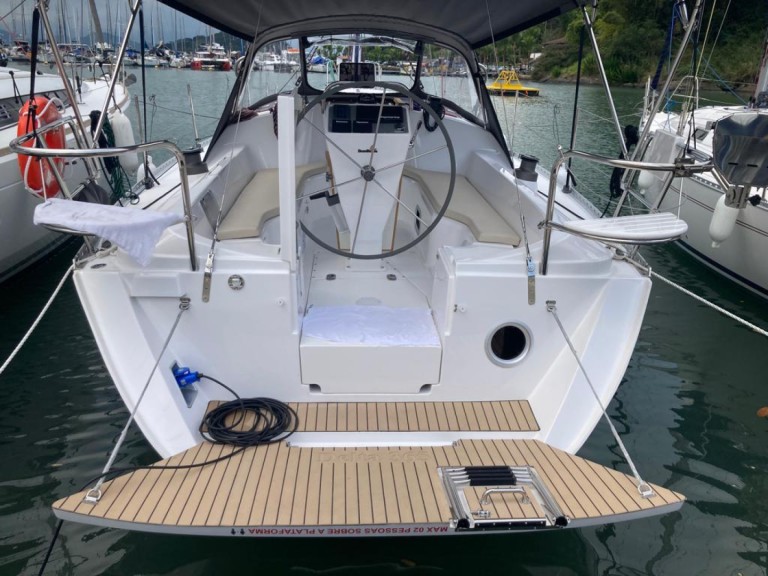 Bareboat Rental Sailboat Delta Yachts with a boat licence