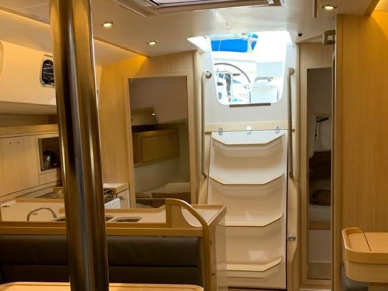 Rent a Delta Yachts Delta 41 Paraty