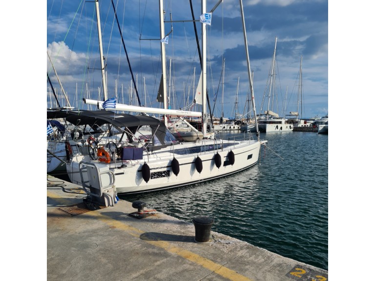 Yacht charter Tourlos cheap Bavaria C42
