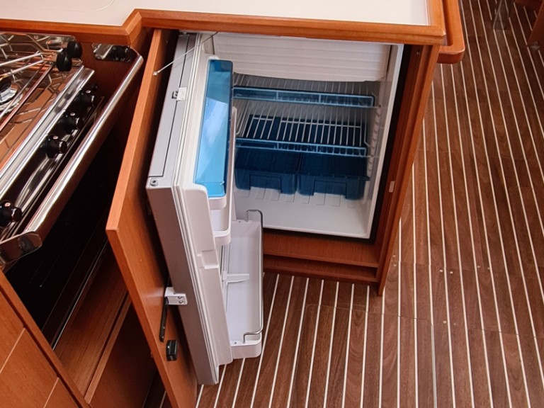 Bavaria Bavaria C42 in Tourlos on SamBoat