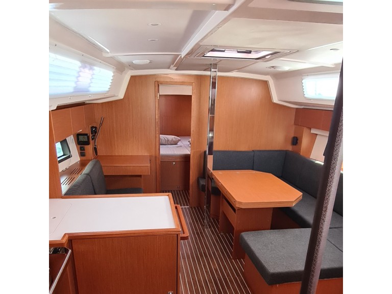 Yacht charter Tourlos cheap Bavaria C42