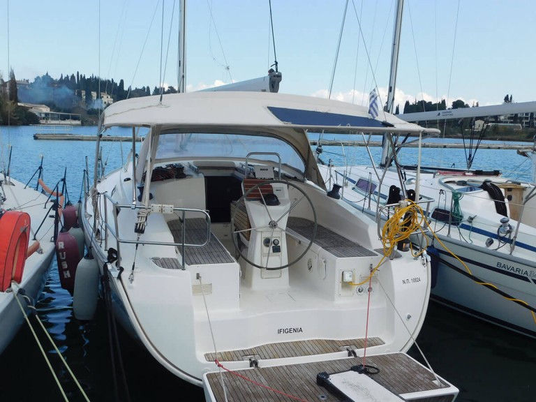 Yacht charter Gouvia cheap Cruiser 36
