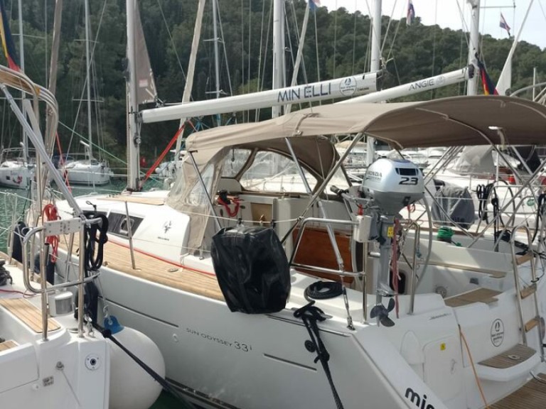 Rent a Jeanneau Sun Odyssey 33i Skradin