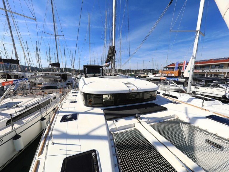 Yacht charter Pirovac cheap Lagoon 40