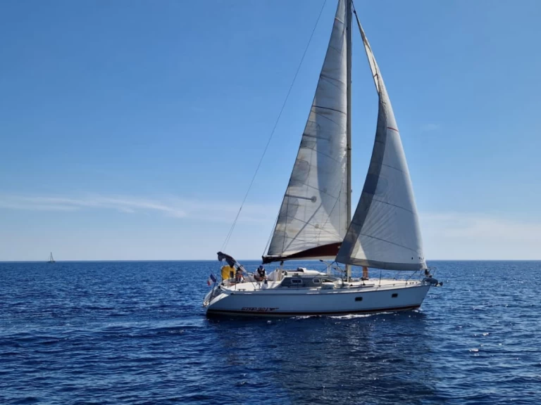 Etap ETAP32I  charter bareboat or captained in  Canet-en-Roussillon