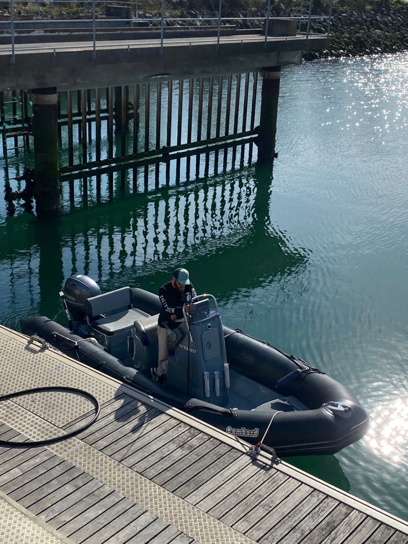 Yacht charter Hendaye cheap Explorer 550